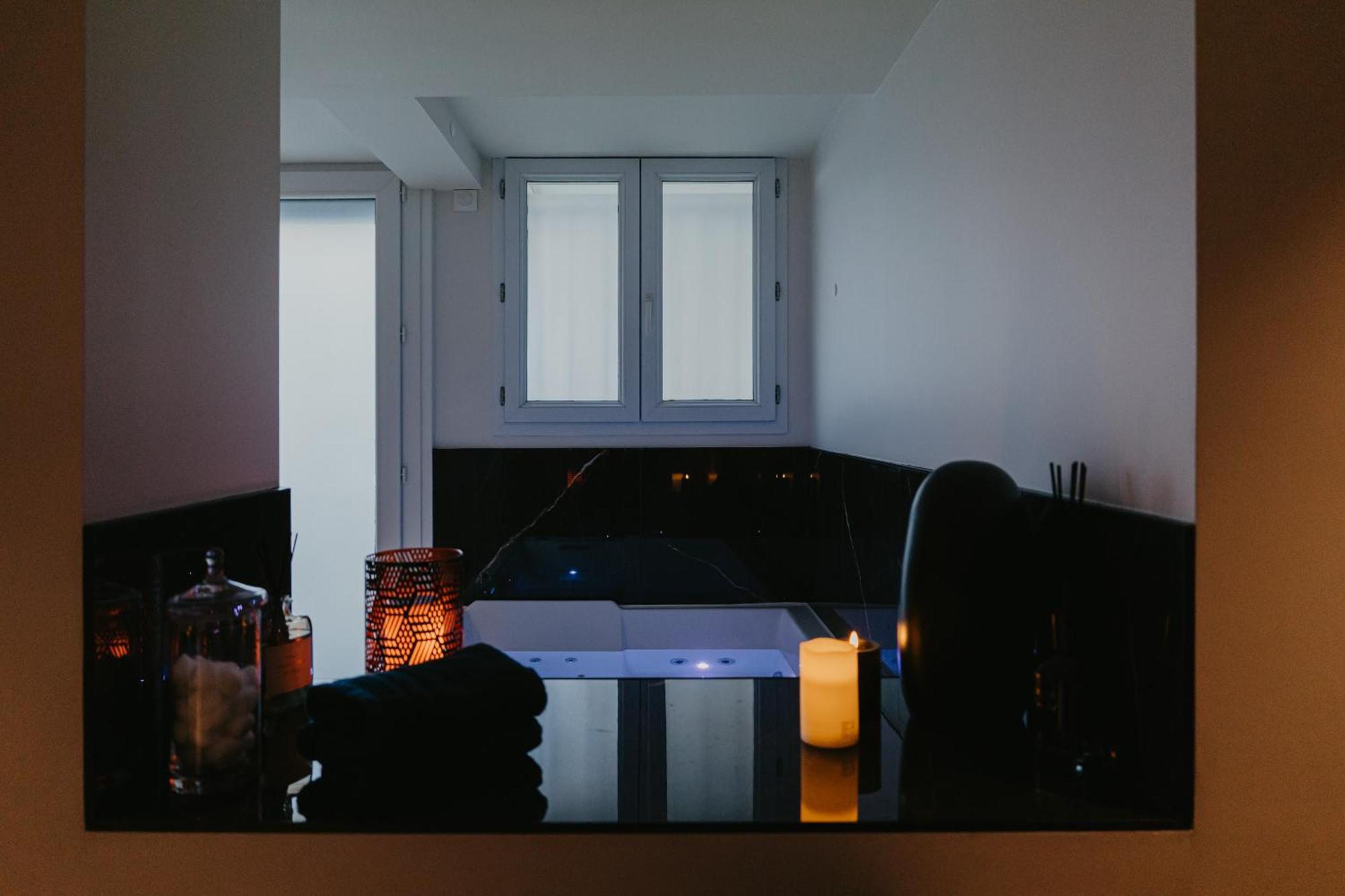 L'Alcove Clisson-Love Room- Gite Romantique-Spa ภายนอก รูปภาพ
